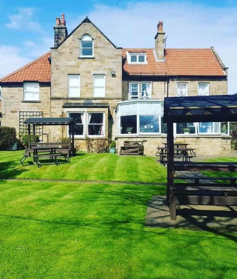 The Fylingdales Inn โรบินฮูดส์เบย์ ภายนอก รูปภาพ