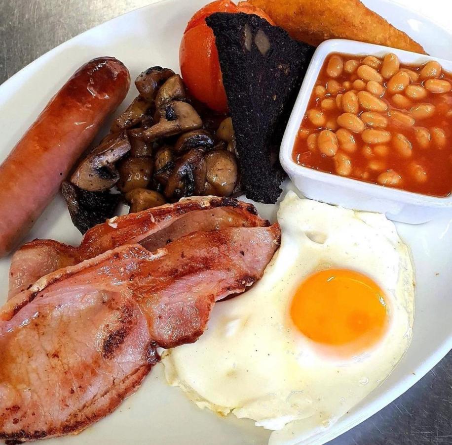 The Fylingdales Inn โรบินฮูดส์เบย์ ภายนอก รูปภาพ