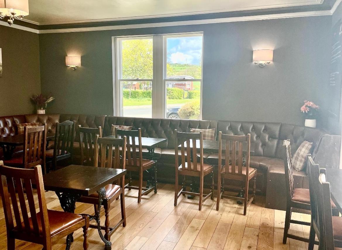 The Fylingdales Inn โรบินฮูดส์เบย์ ภายนอก รูปภาพ